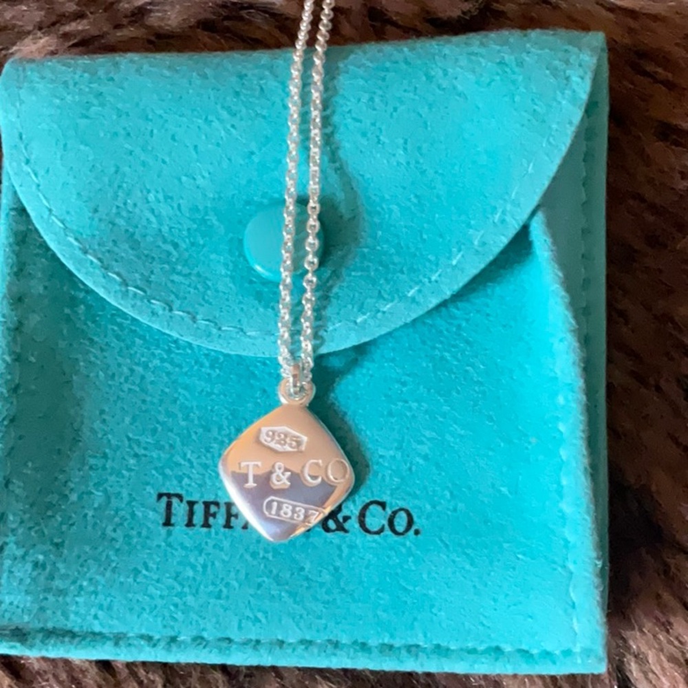 NWT TIFFANY & CO Sterling silver 16” diamond shape rhombus charm necklace in box